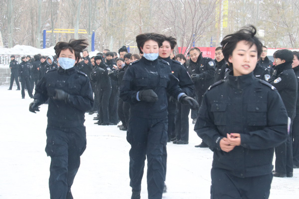 新疆大學(xué)生公益跑活動(dòng)走進(jìn)新疆司法警官學(xué)校